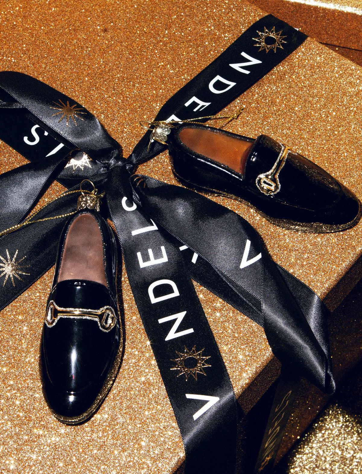 Jólaskraut - Black gold loafer