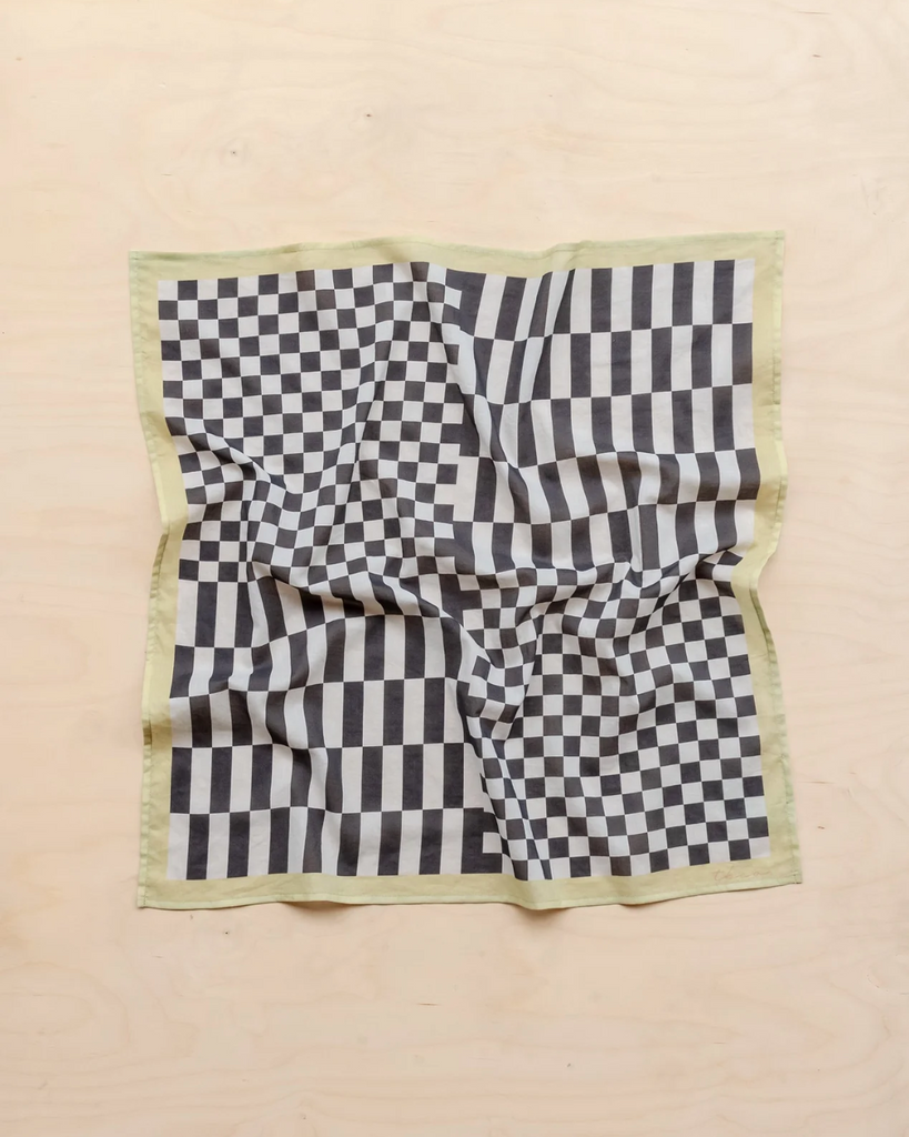 Klútur cotton square - black checkerboard