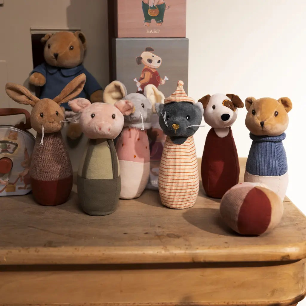 Friends Bowling Set