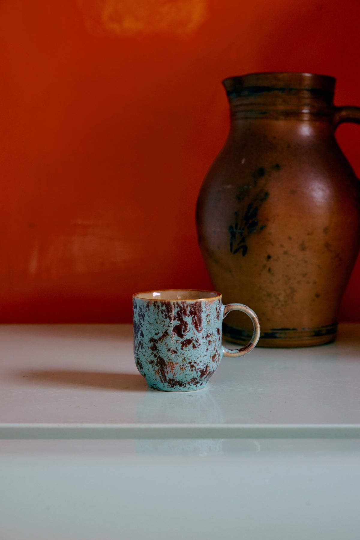 70's keramík bolli - patina/með haldi