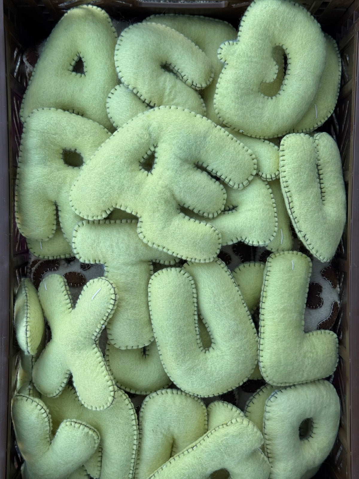 Þæfður bókstafur A-Ö - gulir