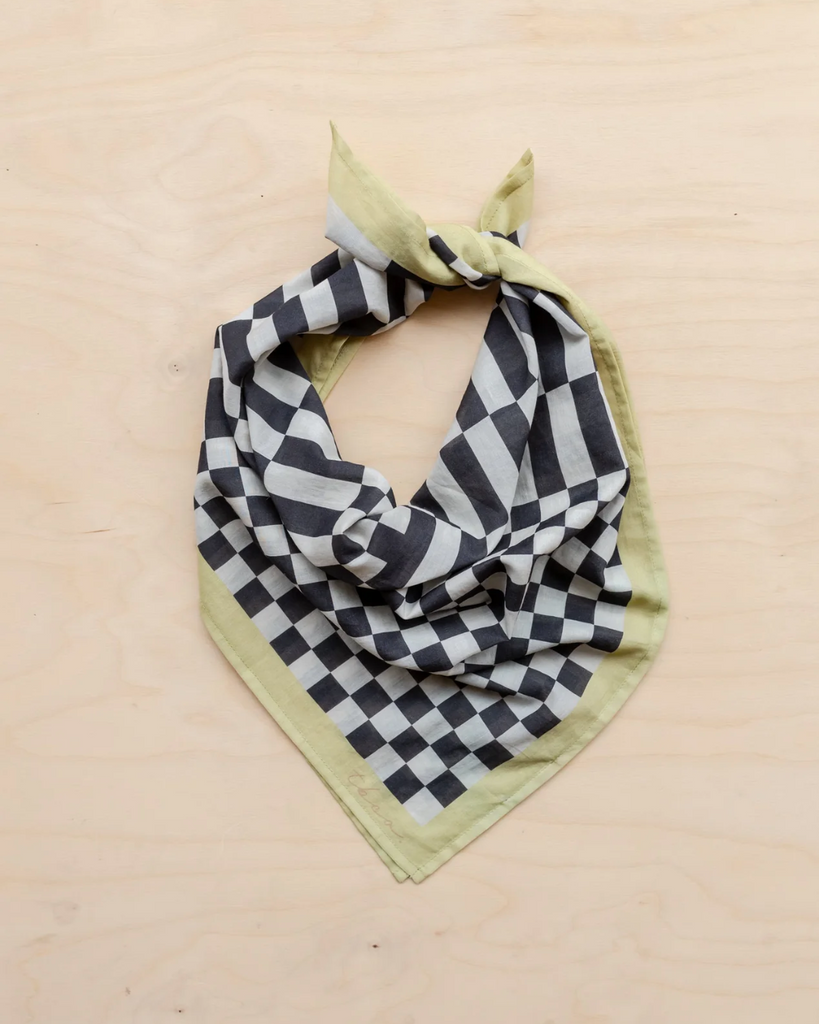 Klútur cotton square - black checkerboard