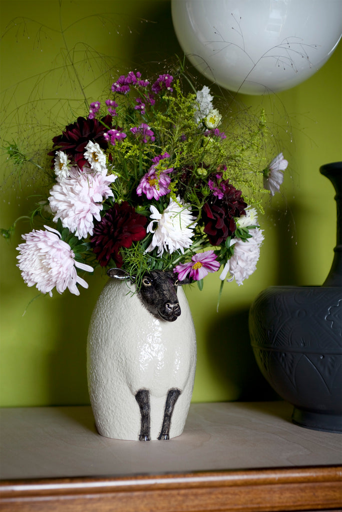 Blómavasi - Suffolk sheep black