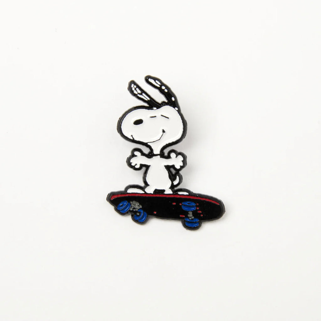 Snoopy næla - Skateboard