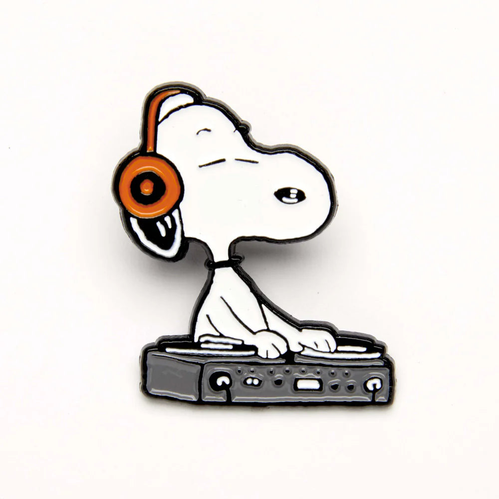 Snoopy næla - DJ