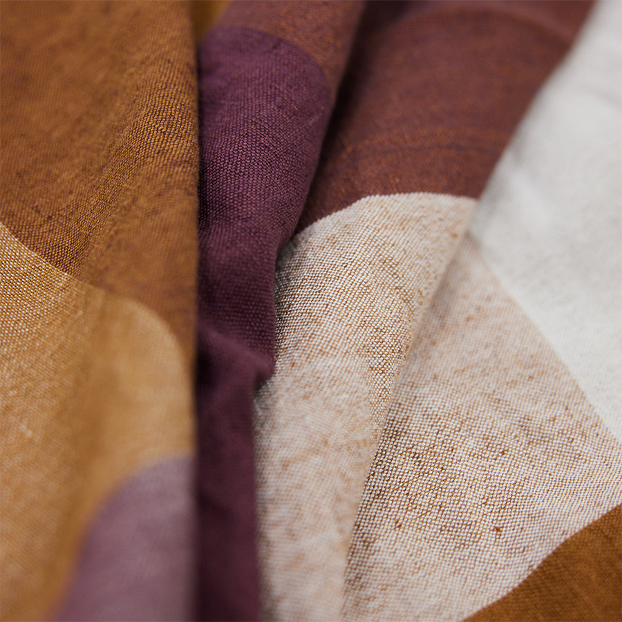 Vida borðdúkur 140x220 cm - amber/burgundy
